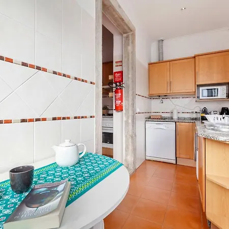 شقة Beautiful Three Bedroom Duplex Flat In